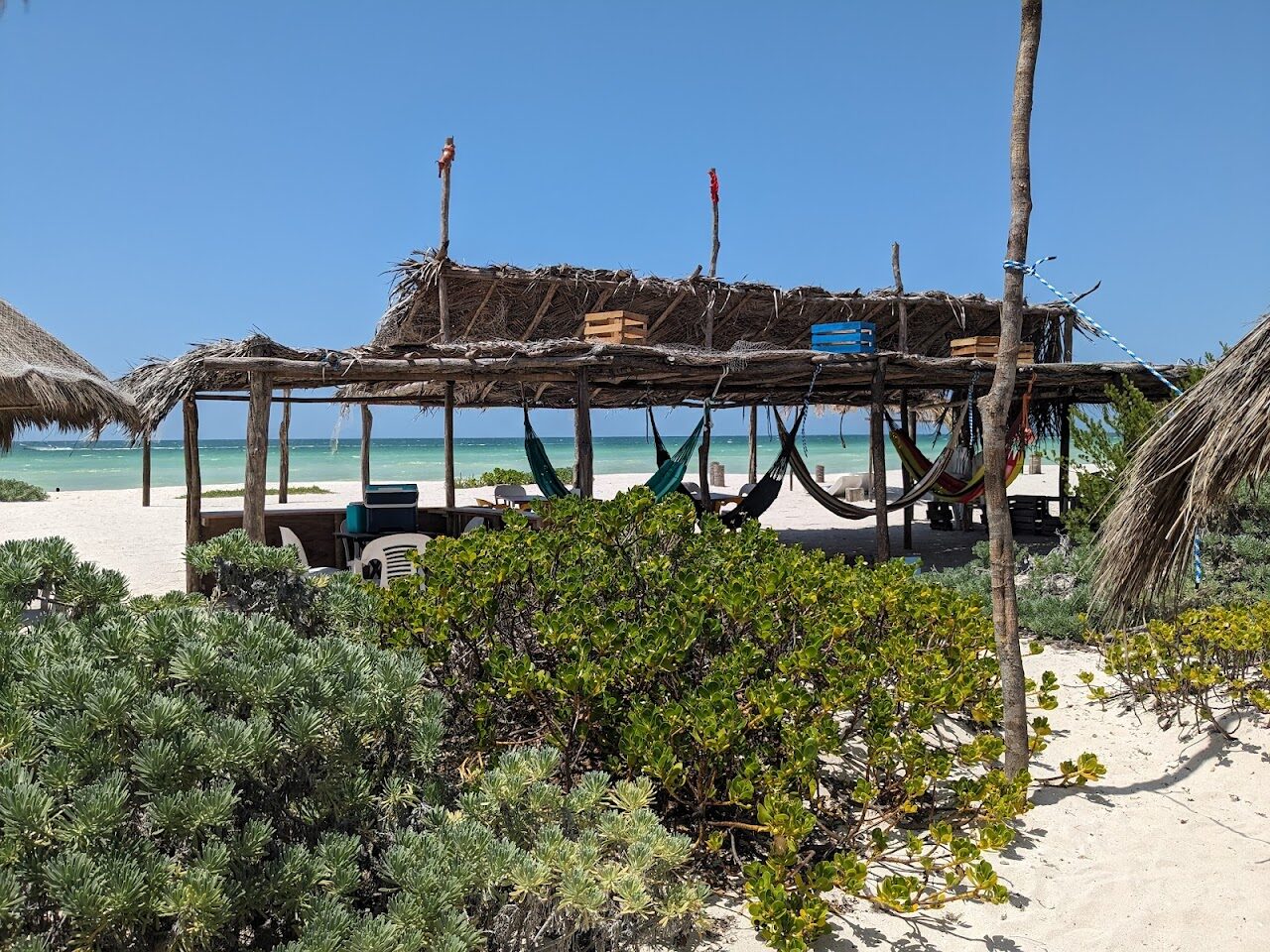 Las Dunas Beach Club / Palapas